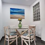 De Lujo Playa Deveses Apartament *