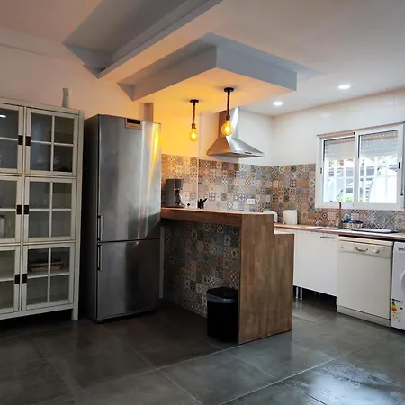 アパート De Lujo Playa Deveses *