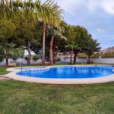 De Lujo Playa Deveses Appartement