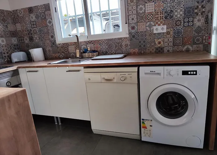 De Lujo Playa Deveses アパート