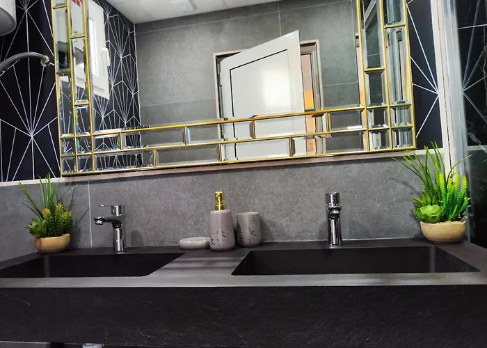 De Lujo Playa Deveses * דניה